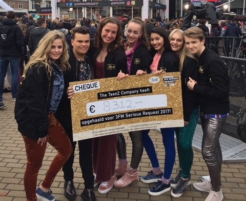 Lieke staat op deze foto tweede van rechts.