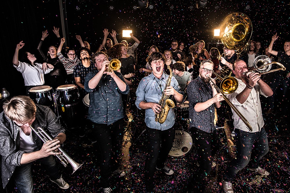 Broken Brass Ensemble viert eerste lustrum met feestje in Simplon