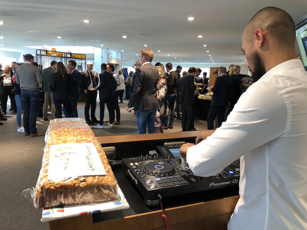 Commerciële clubs vieren de lente met borrel bij Century Autogroep