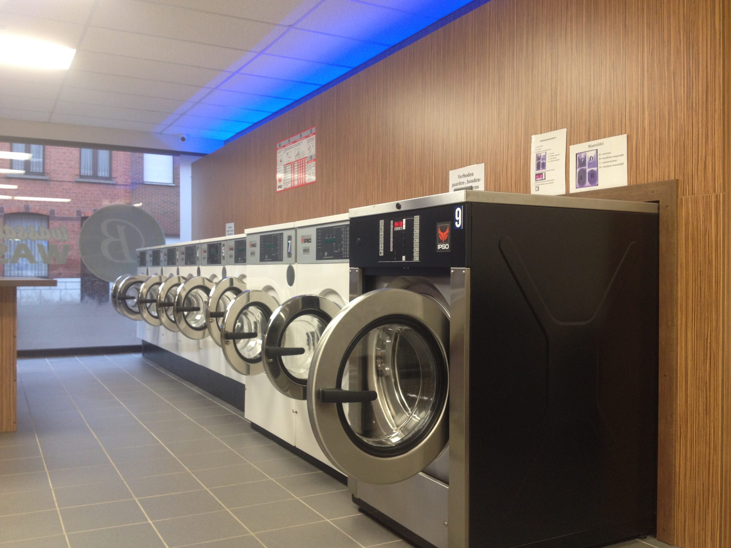 ‘Oma’s Wassalon’  in Groningen helpt studenten en ouderen