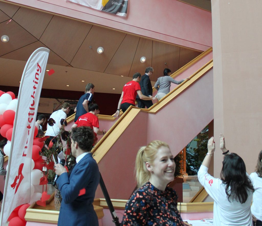 Traplopende medewerkers Gasunie halen 10.000 euro op