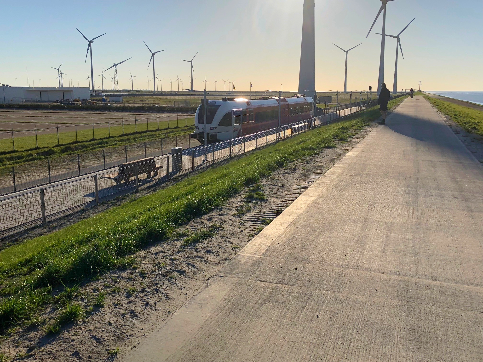 Nieuwe Eemshaven-lijn naar Borkum: énige spoorlijn in Nederland met uitzicht op zee