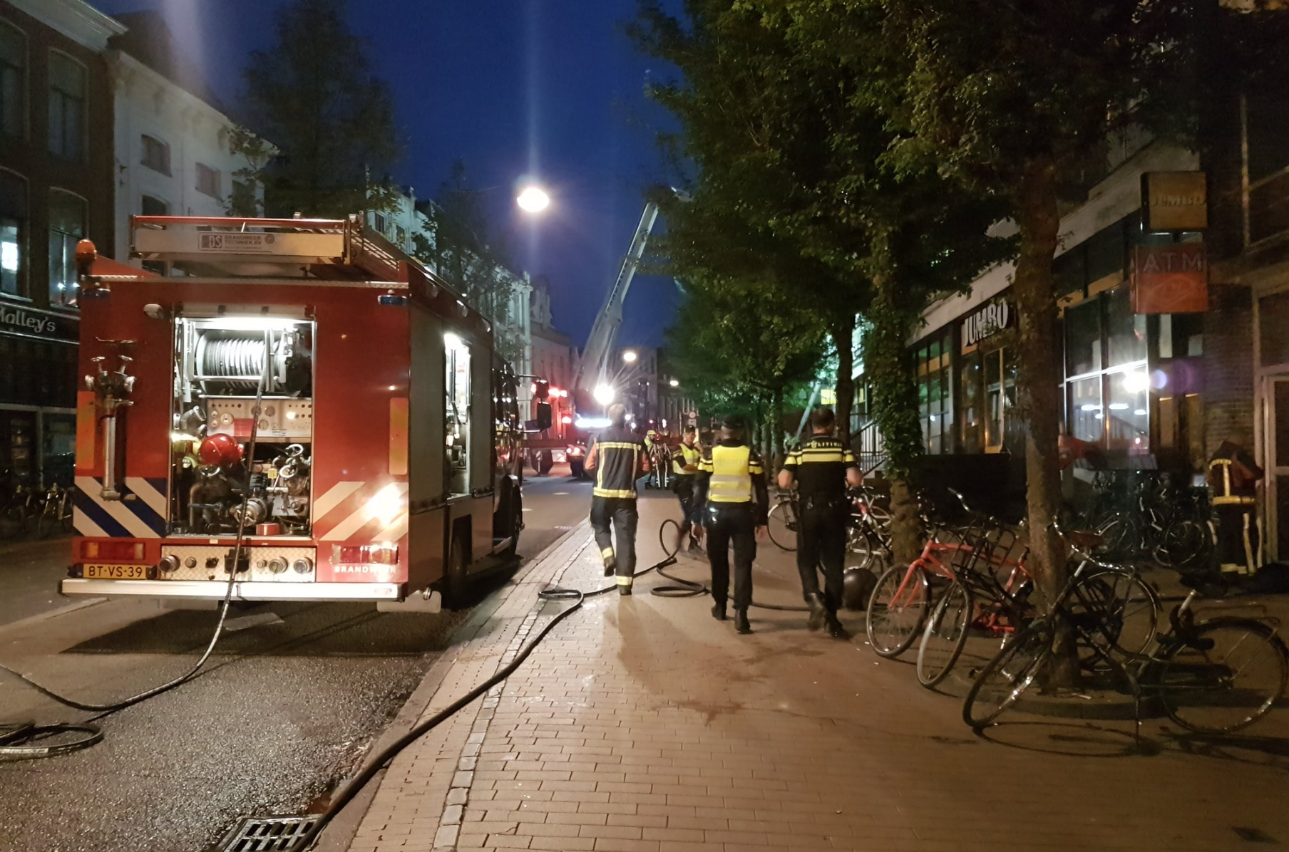 Politie zoekt getuigen grote brand Oosterstraat