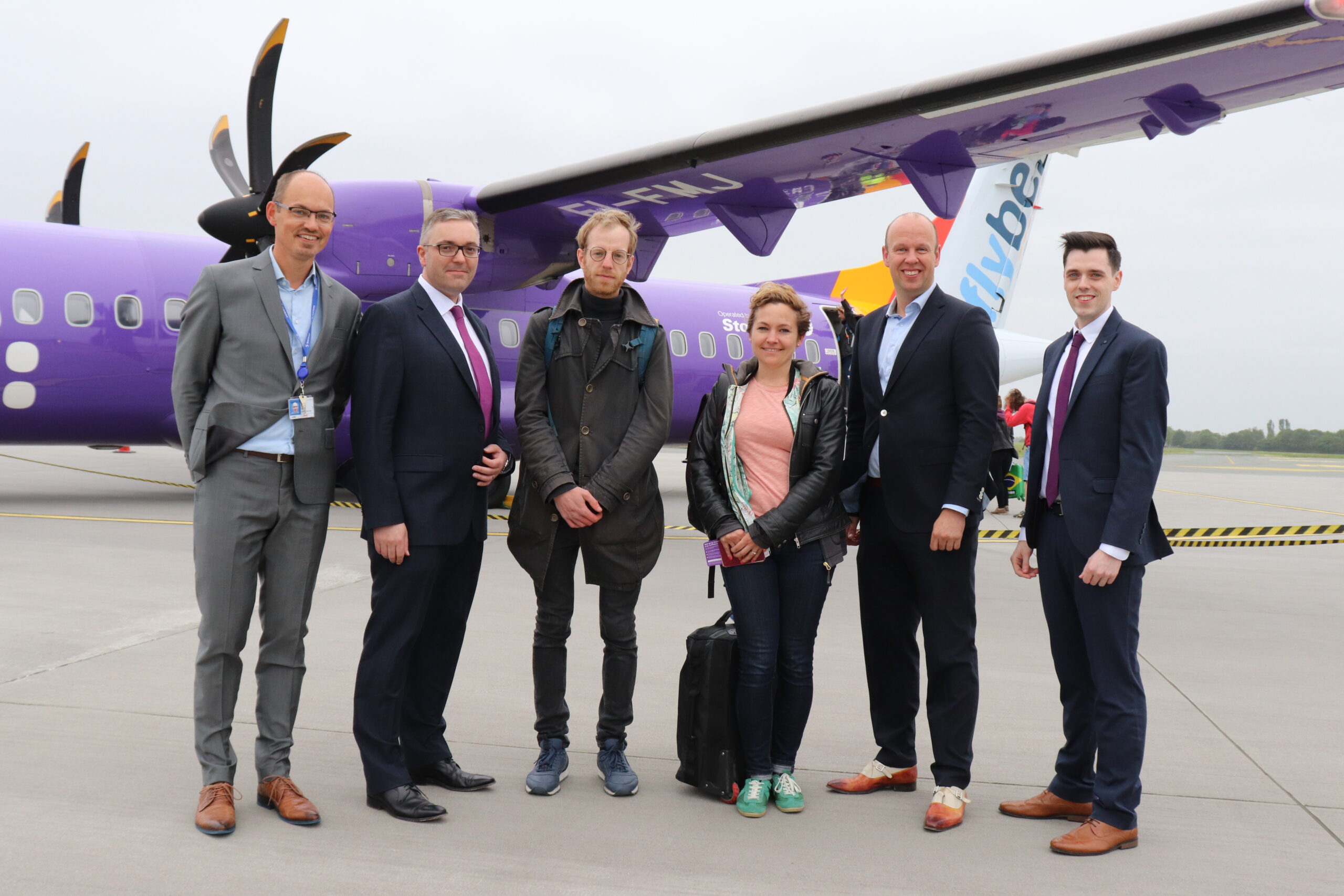 100.000ste  passagier Groningen Airport Eelde - Londen