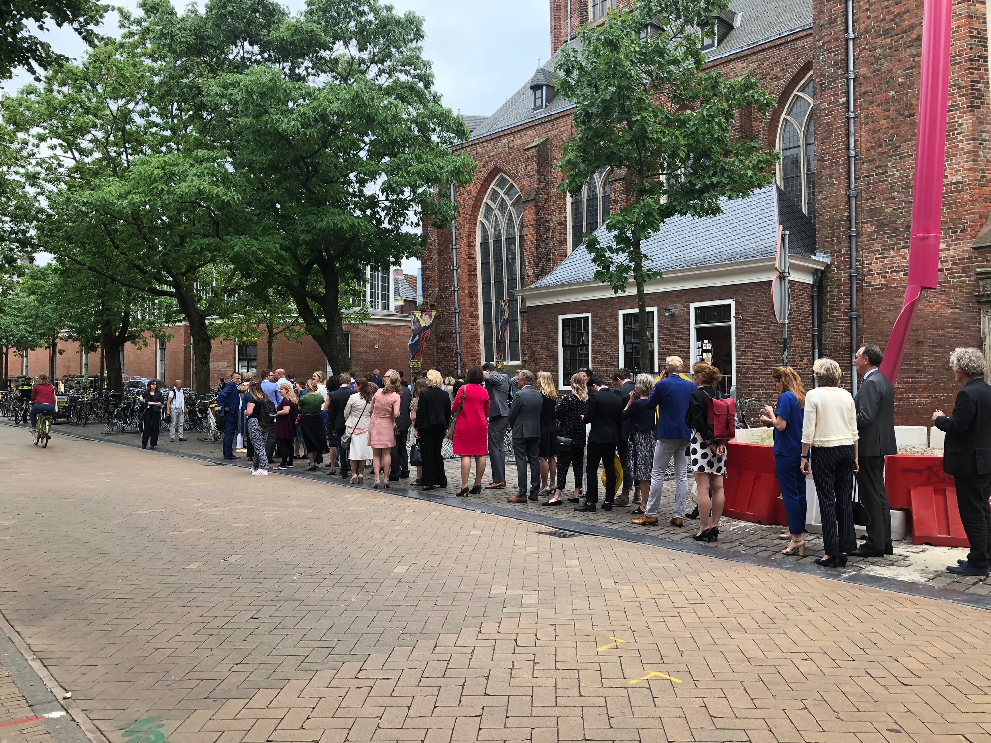 Lange rij voor De Ploeg en Koning Willem-Alexander