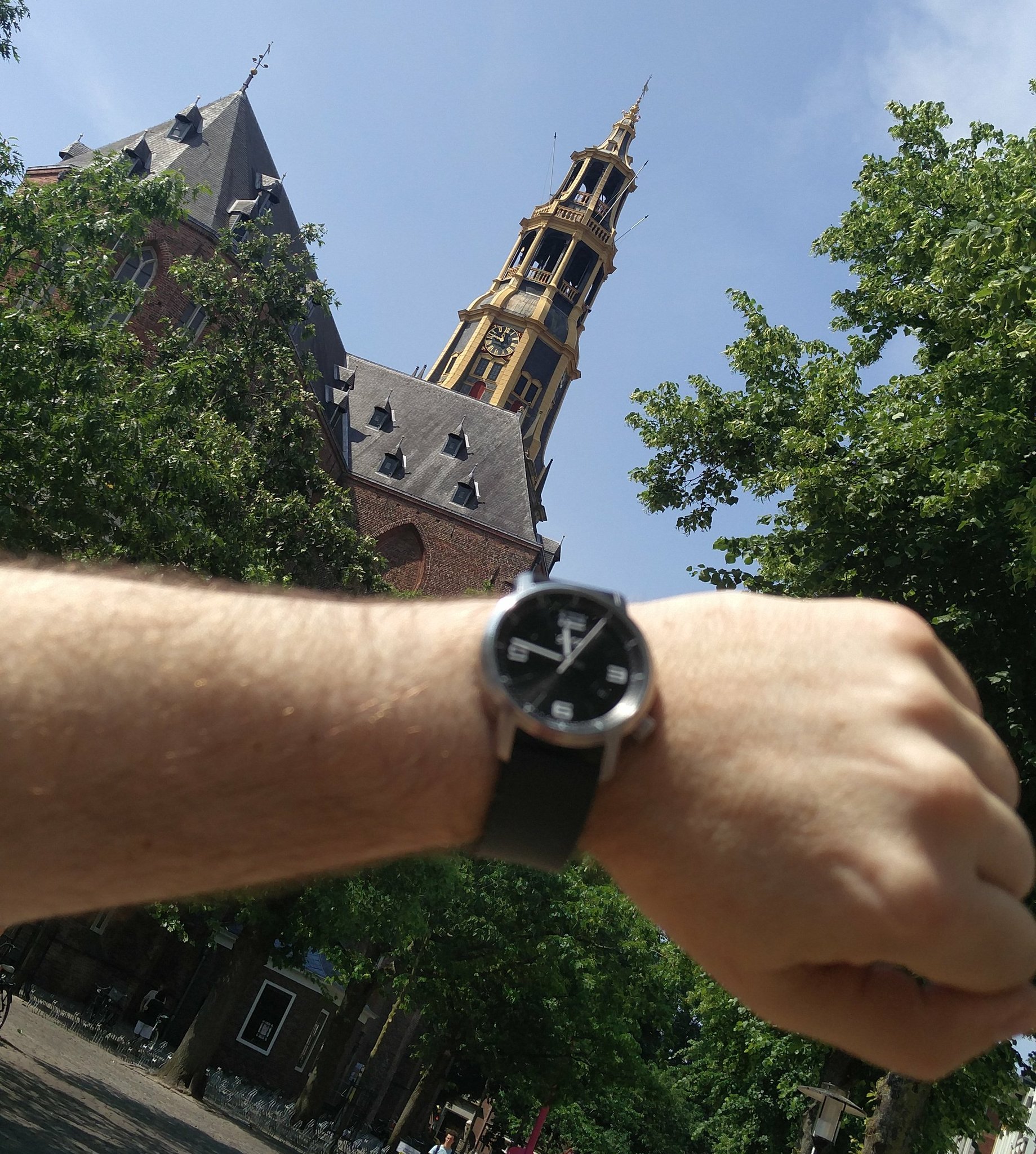 Klok Der Aa-kerk loopt weer op tijd