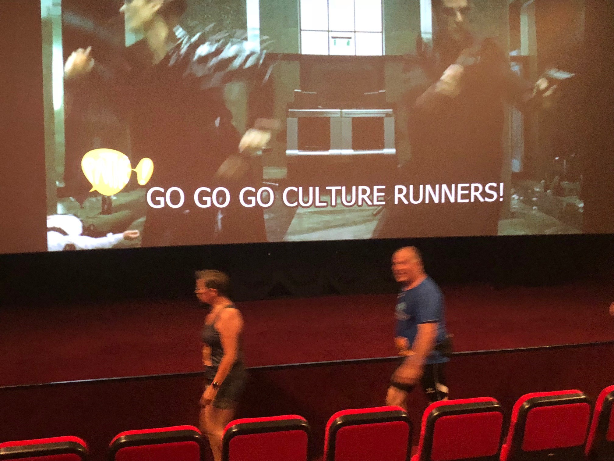 Rennen door de bioscoop van het Groninger Forum en van Pathé.