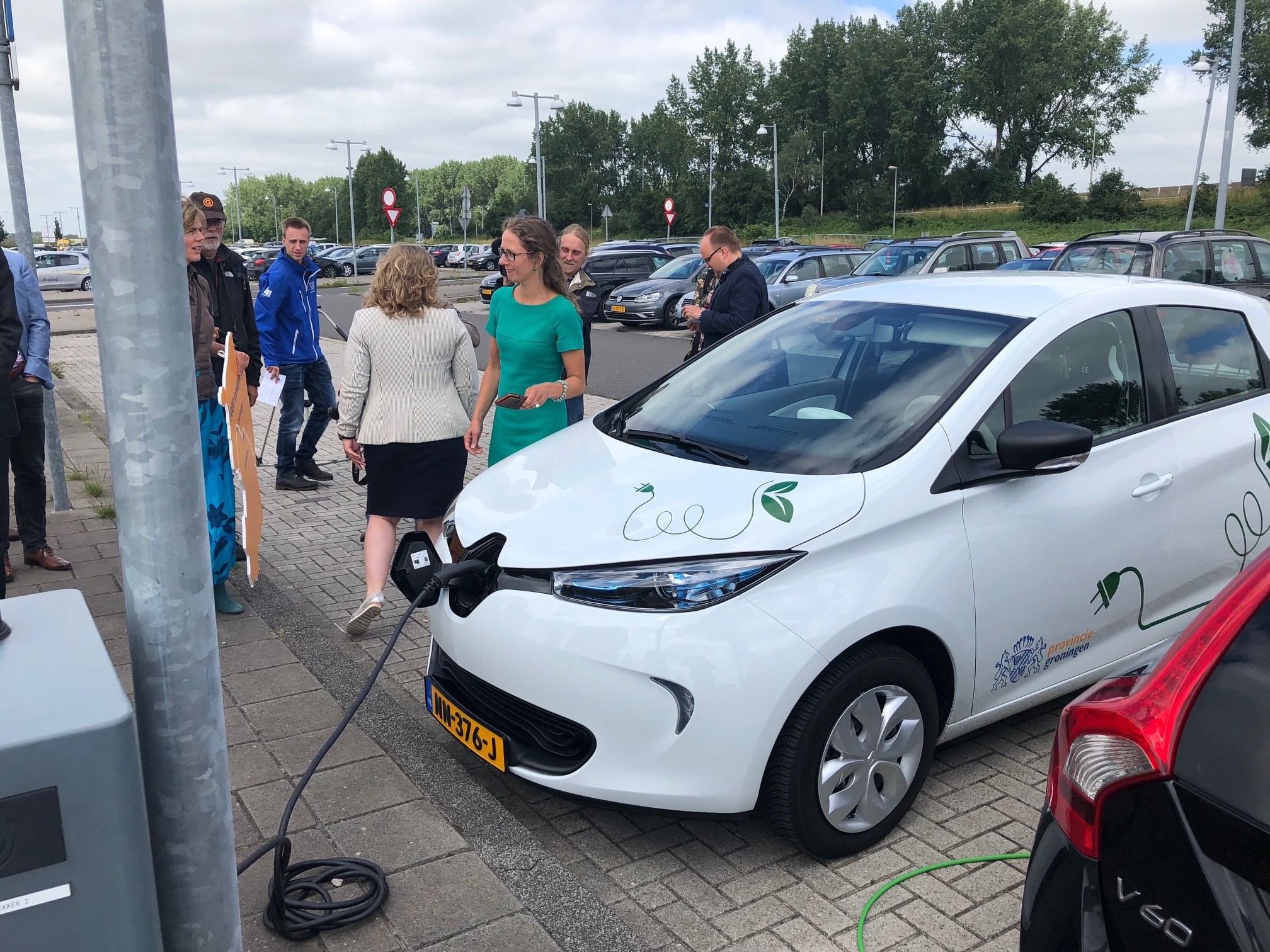 Van de duizend laadpalen komen er 400 in de stad Groningen.