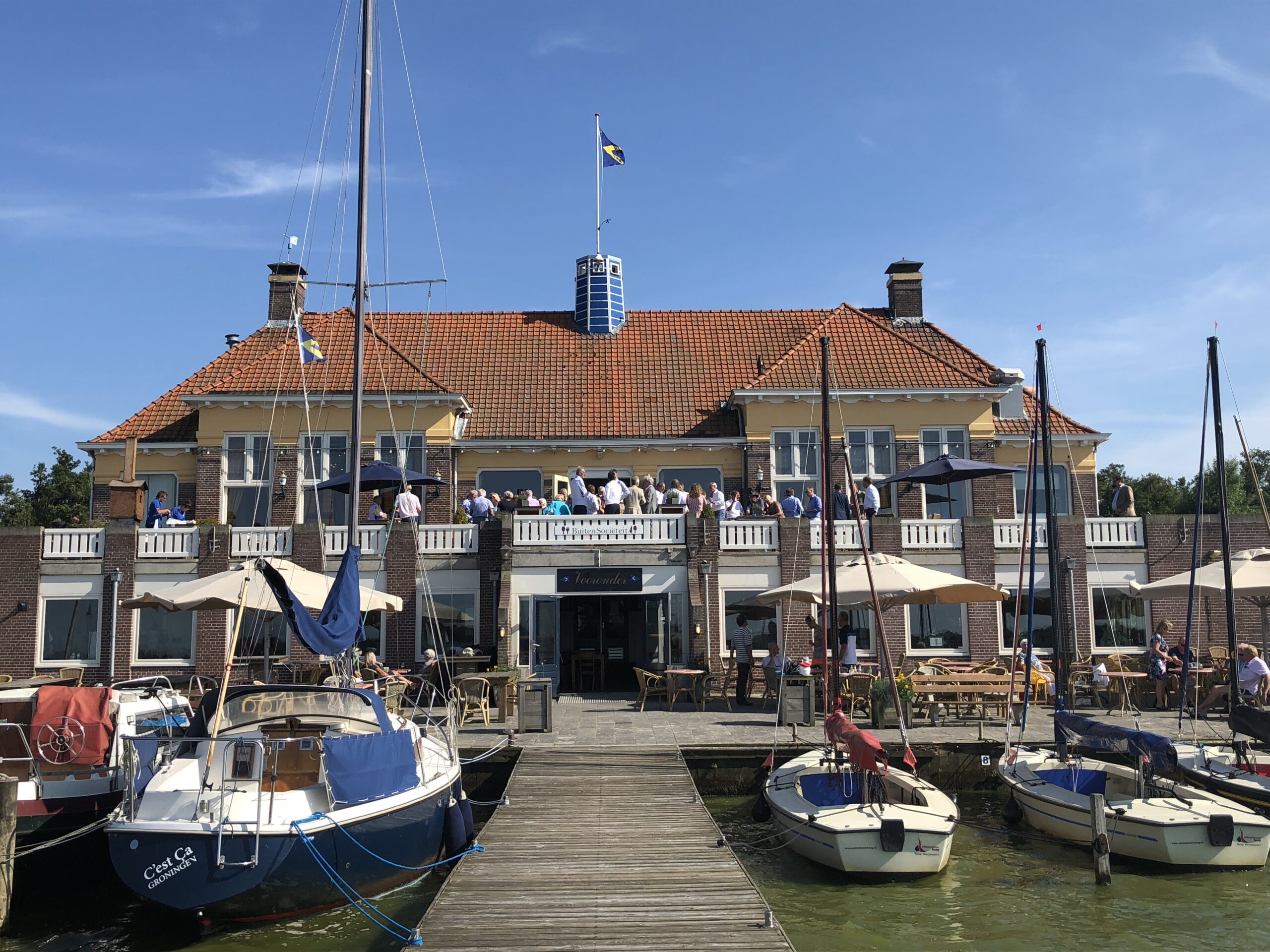 Commercieele Club Groningen luidt zomer in met palingparty