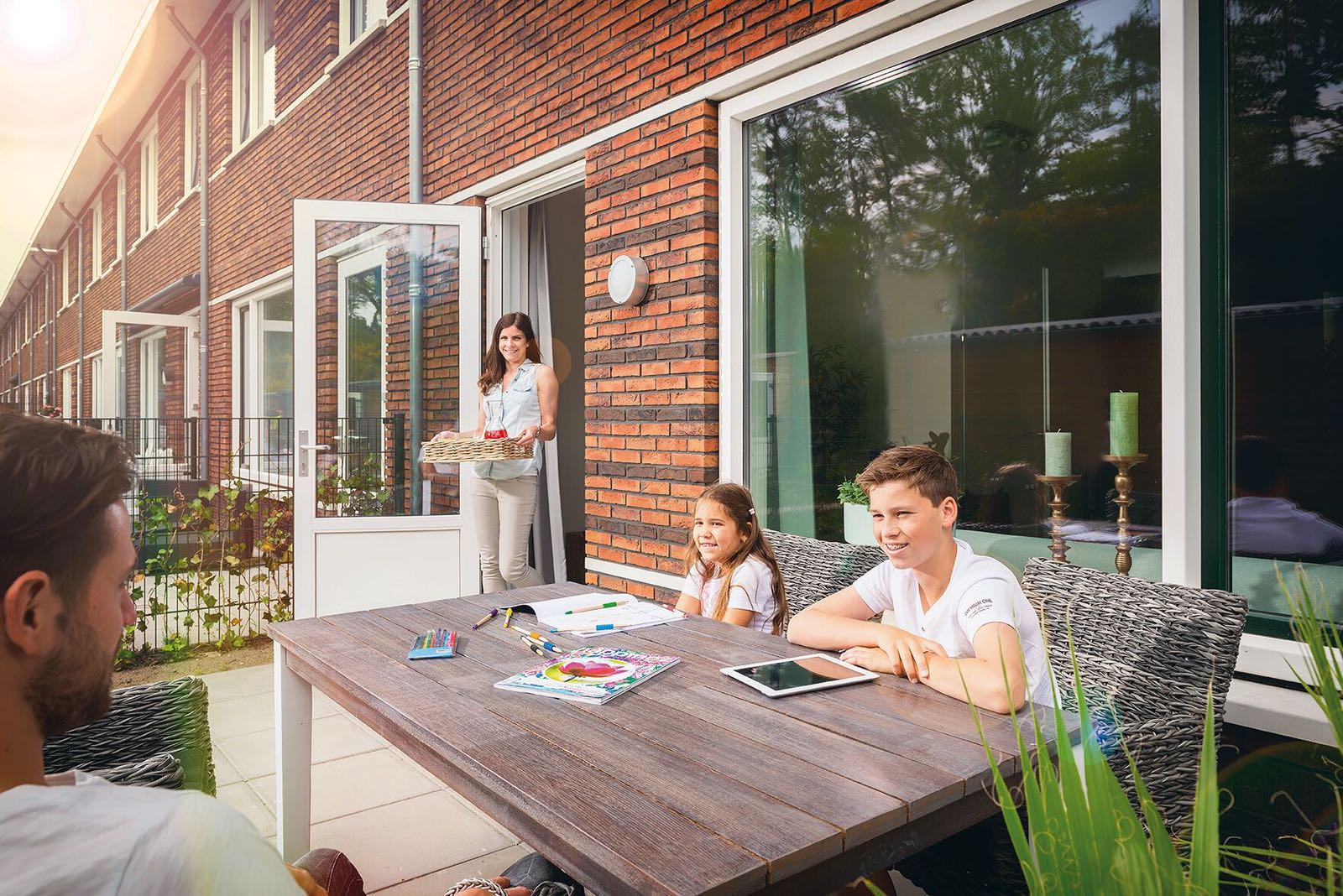 Nieuwe huurwoningen aan de Merelstraat in één dag opgeleverd