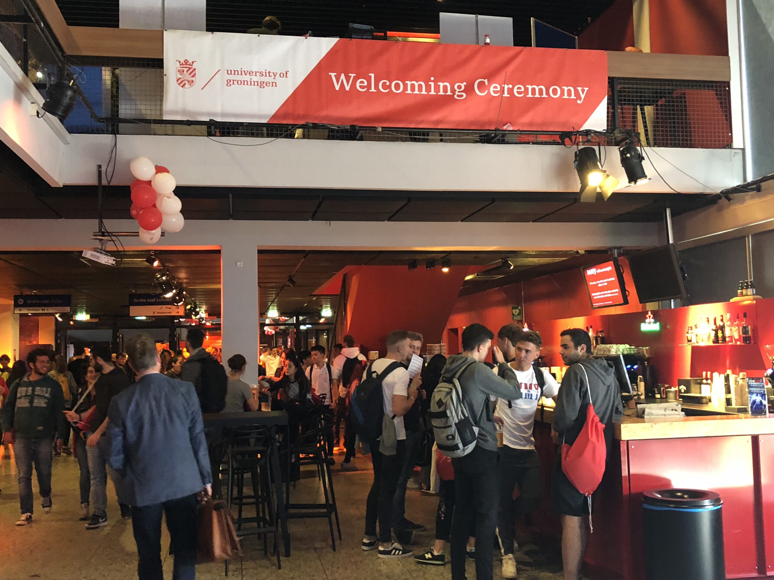 Foto's: internationale studenten arriveren in Groningen (archief).