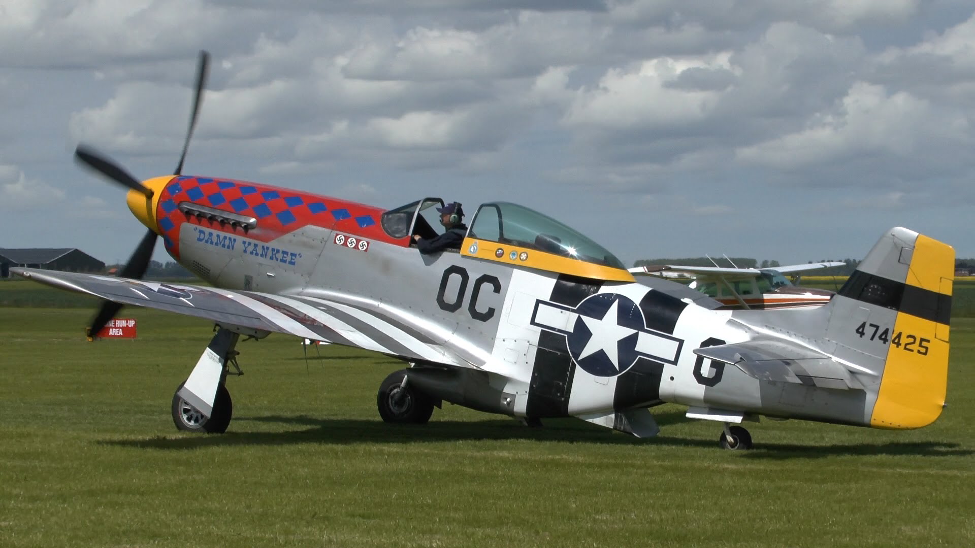 Vliegveld Oostwold toont vliegende monumenten