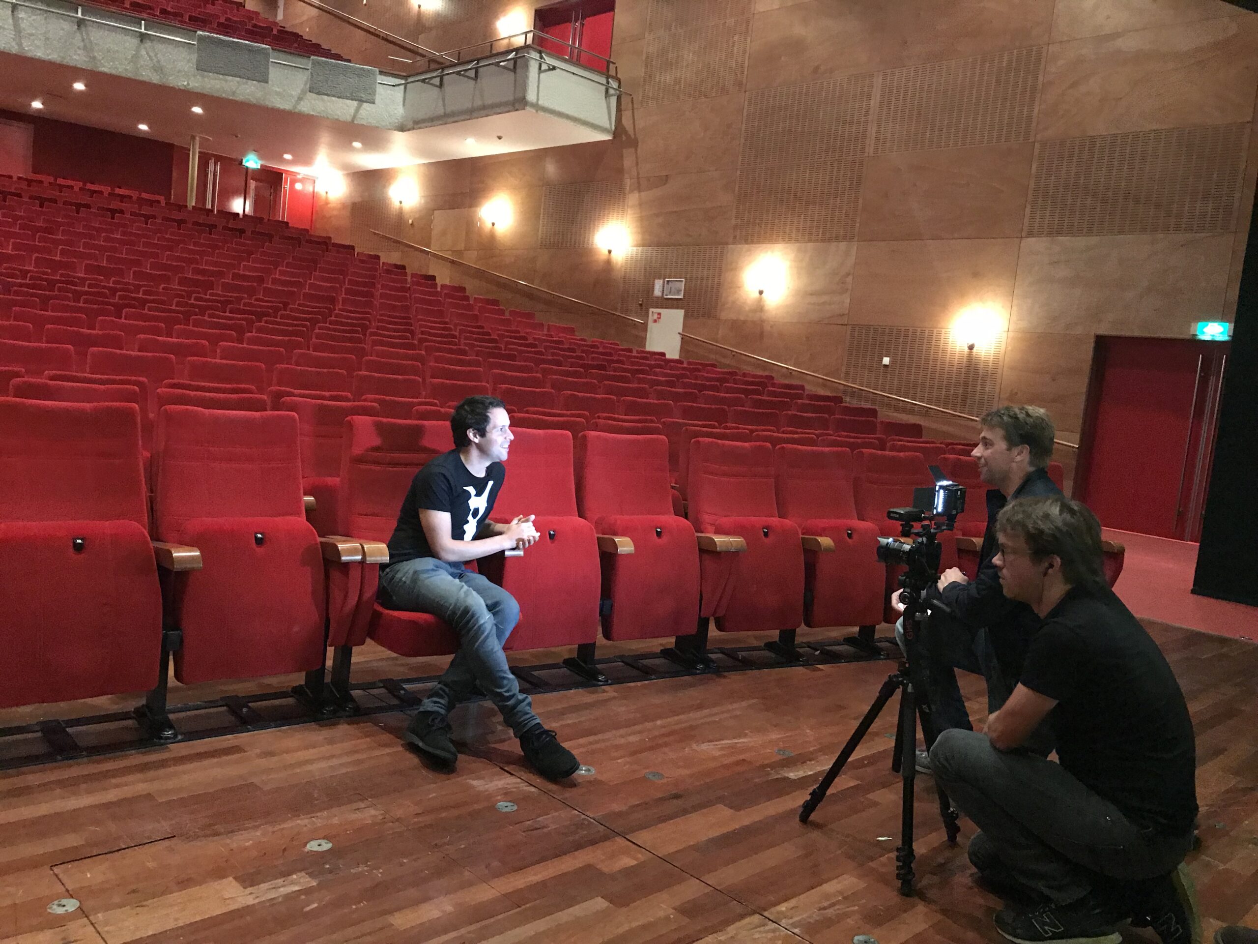 Victor Mids tovert extra show tevoorschijn voor Martiniplaza