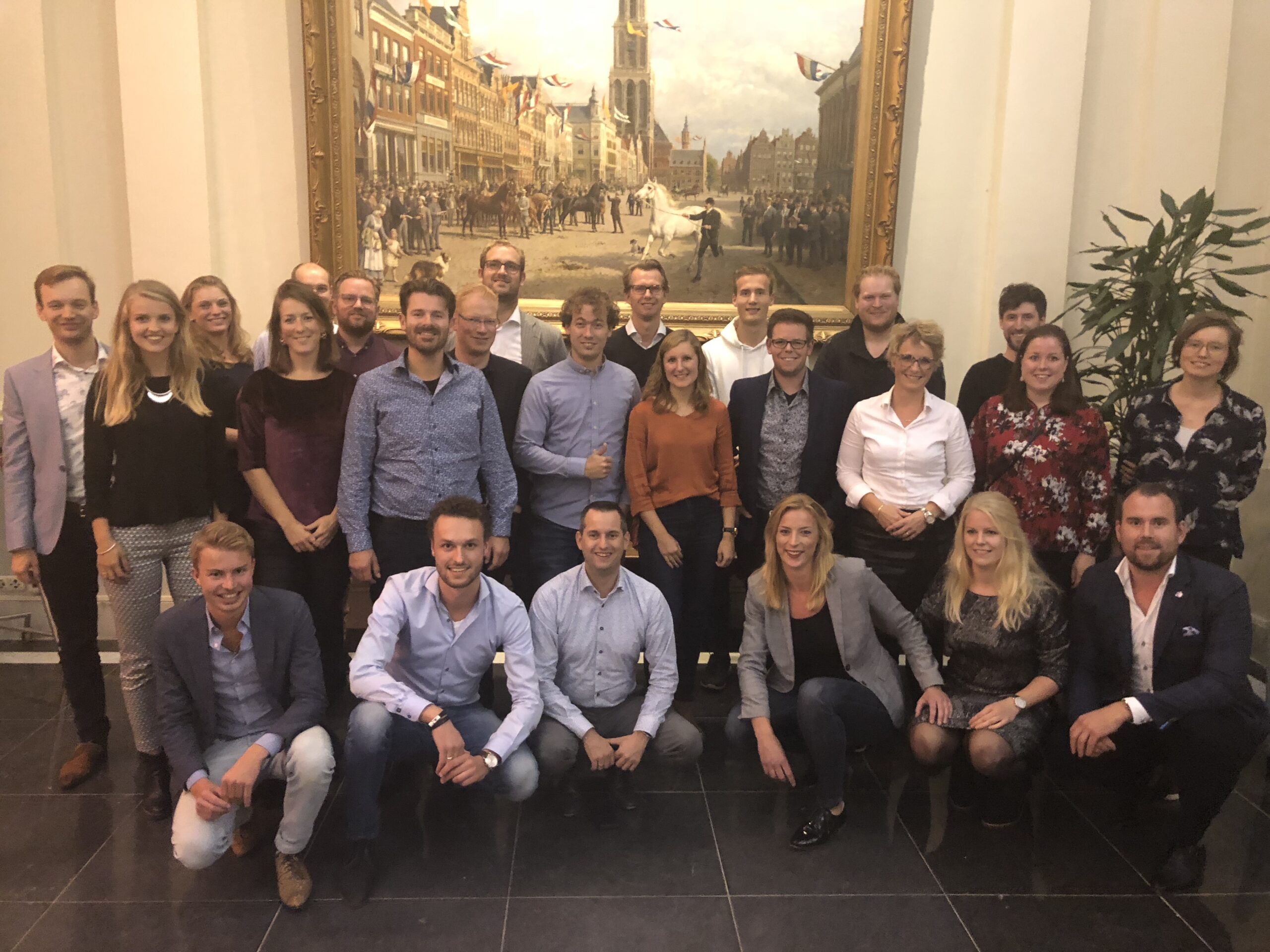 Young professionals en kandidaat-raadsleden kruisen de degens