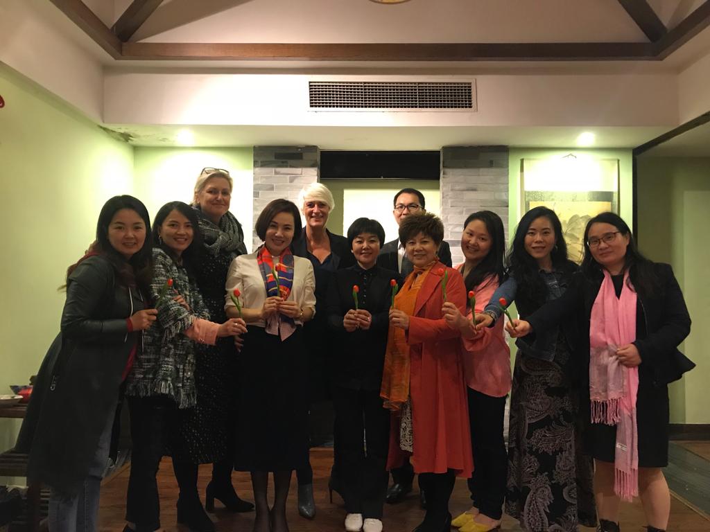 Xandra, Haskia en de rest van het vrouwennetwerk Women’s Federation CQ