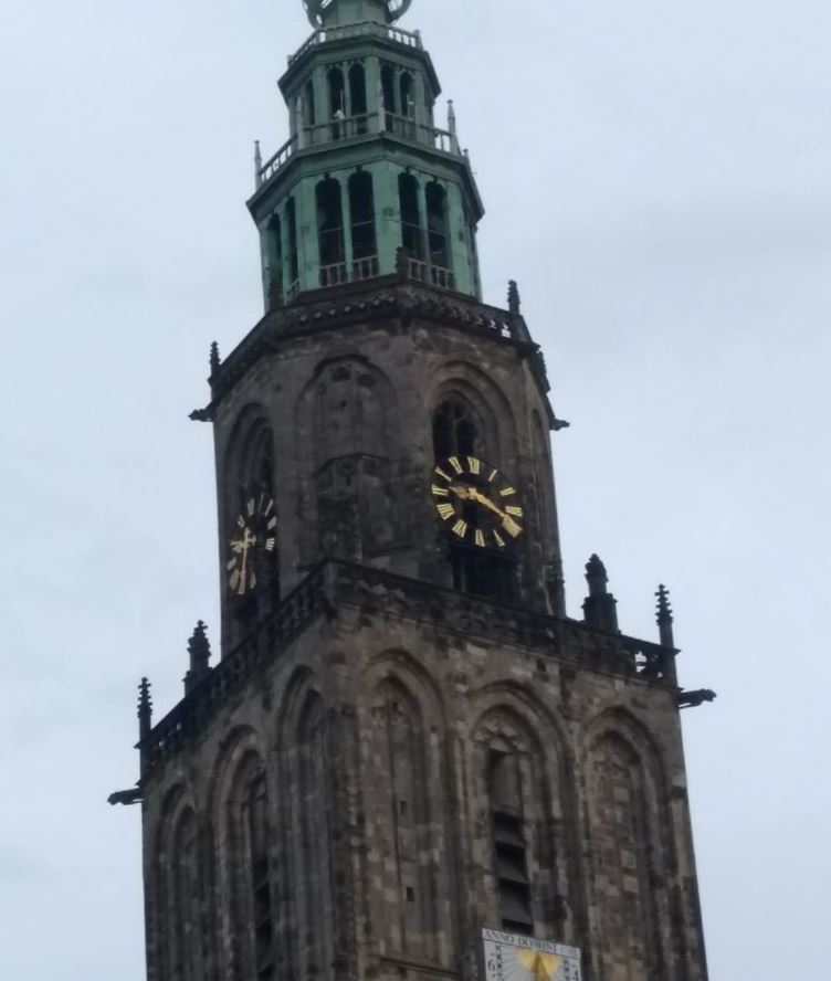 Klok Martinitoren loopt achter