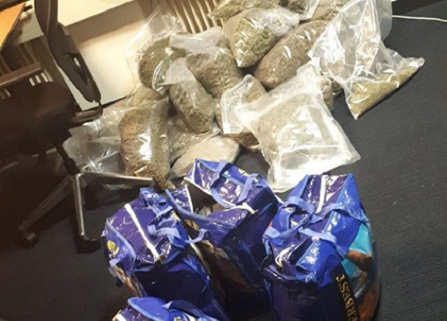 Politie vindt 24 kilo wiet in woning Surinamestraat