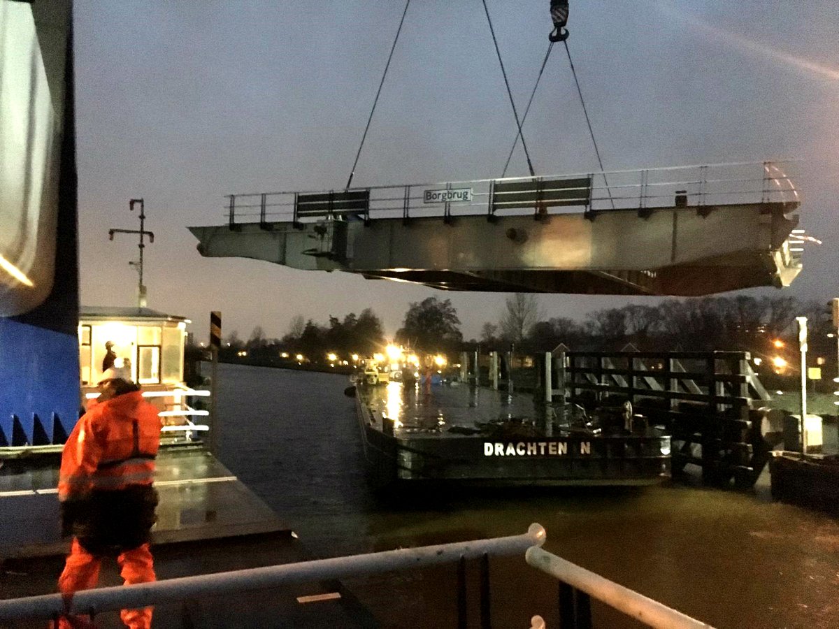 Scheepvaartverkeer Eemskanaal weer op gang