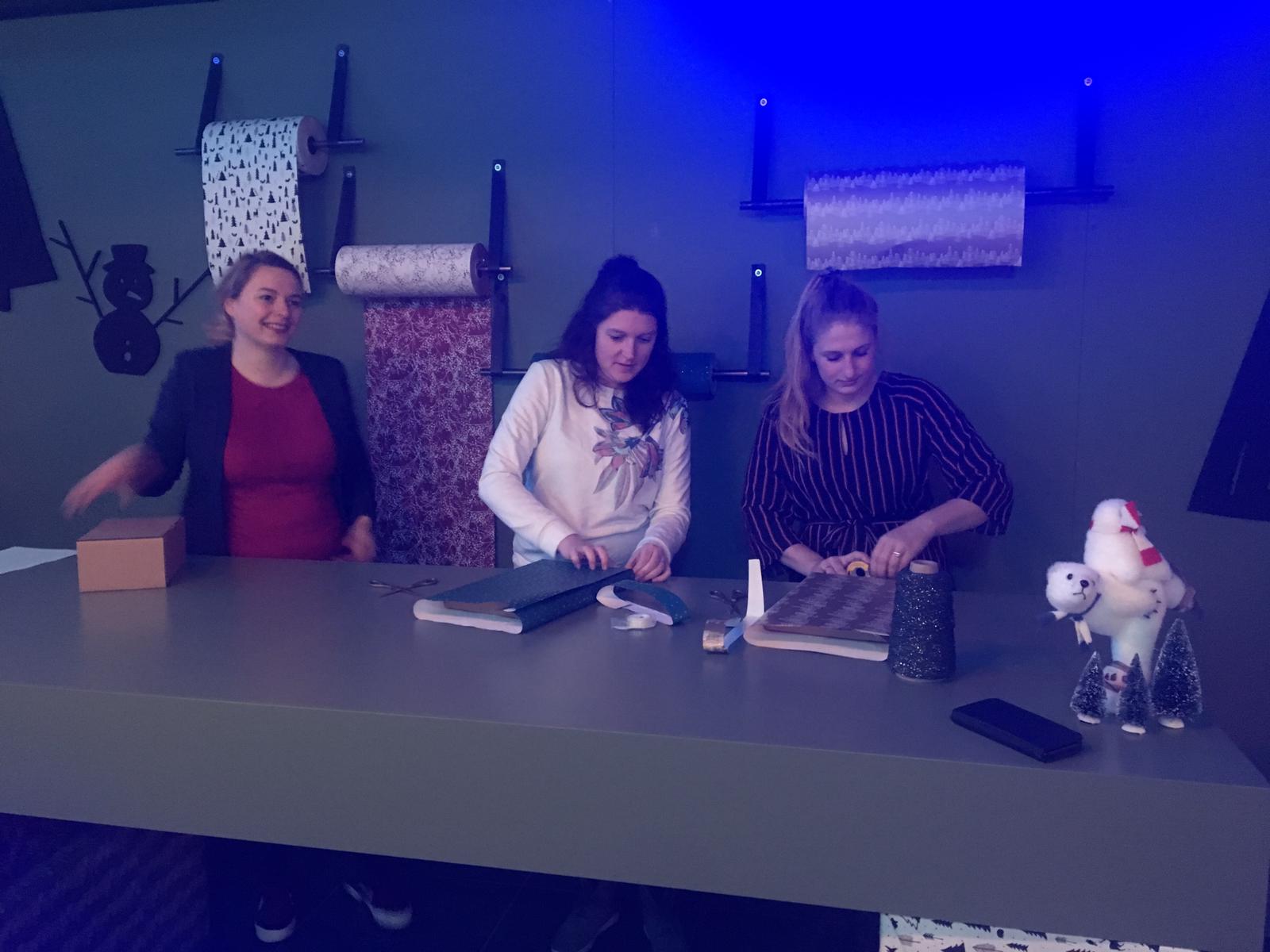 Inpaksters aan het werk!