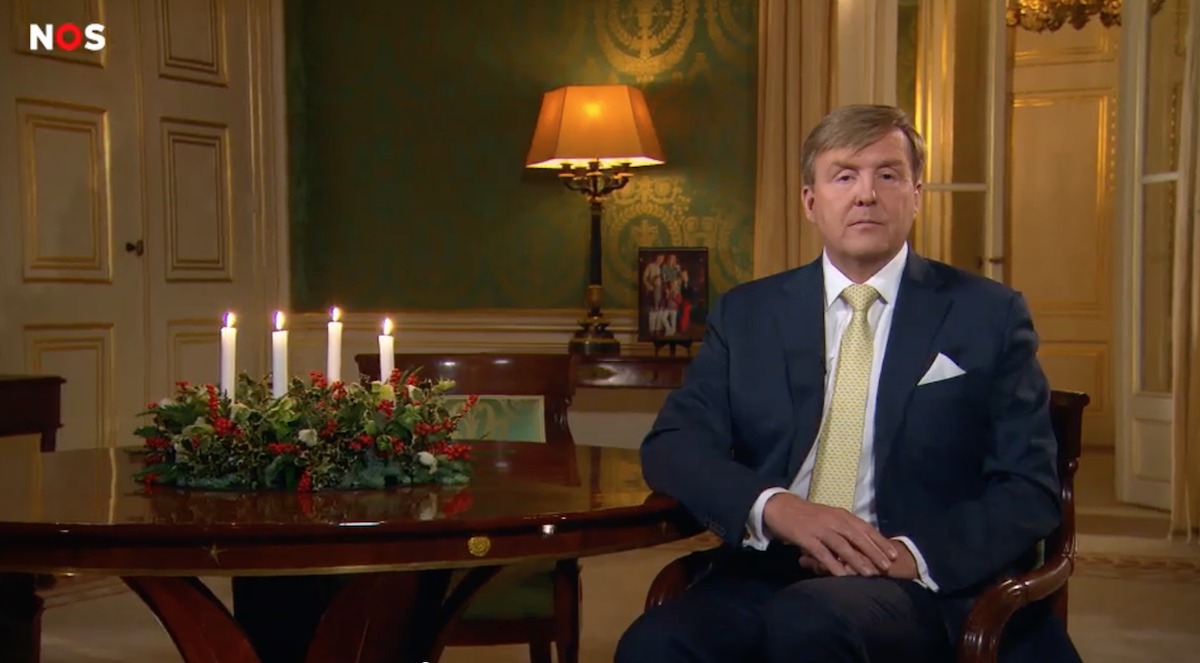 Koning in kersttoespraak: ‘Een beter Nederland begint in (Groningse) Kleine Huisjes’