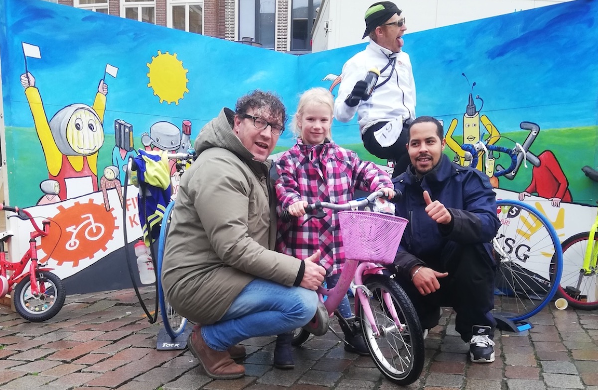 Groningers doneren ruim 300 kinderfietsen