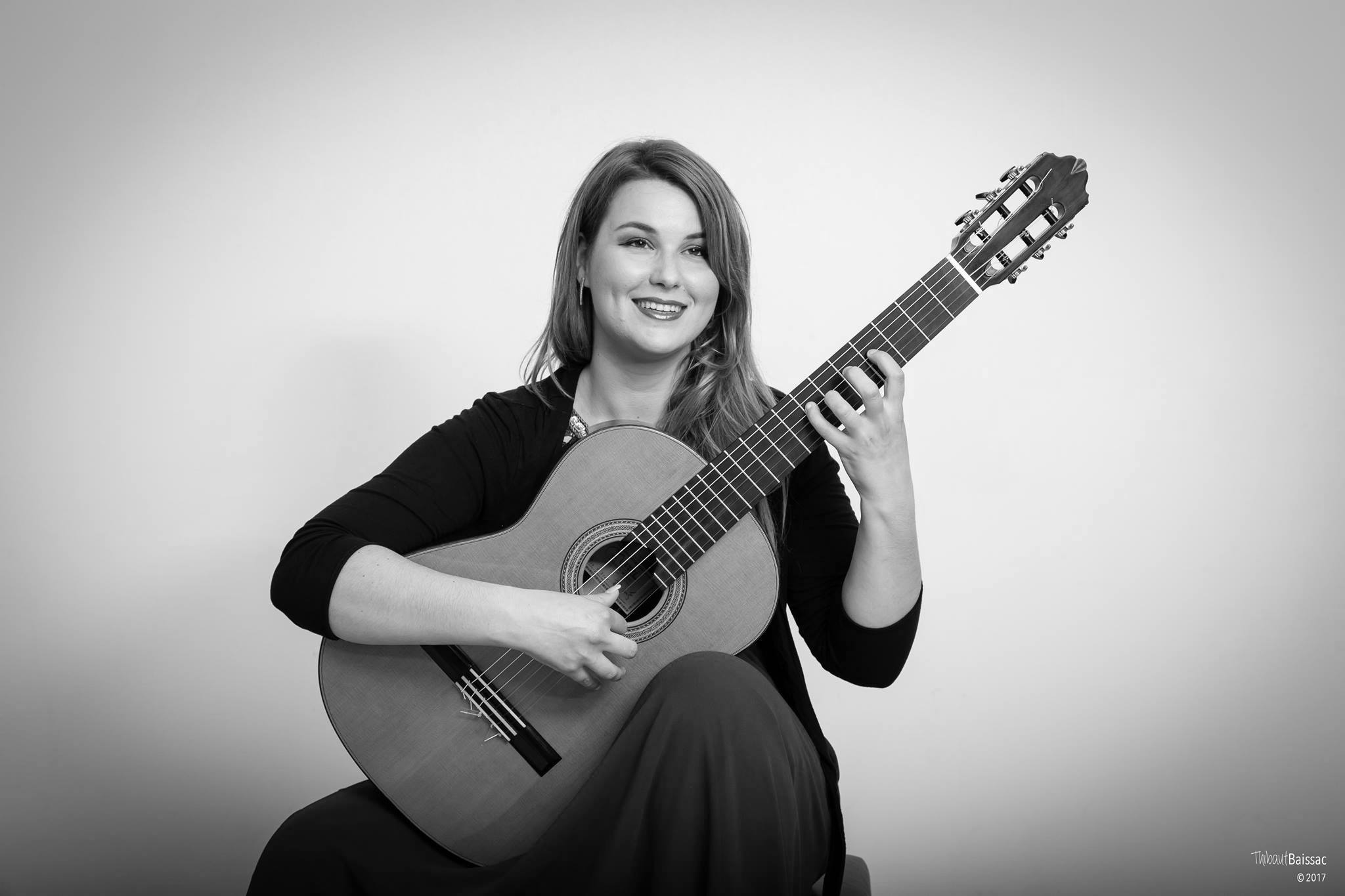 Studenten naar uitvaart gitaardocente dankzij inzamelingsactie van onbekende Amerikaan