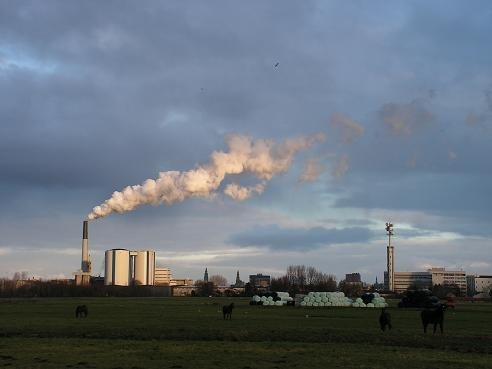 SP, GroenLinks en PvdA: Geurklachten Hoogkerk beter onderzoeken