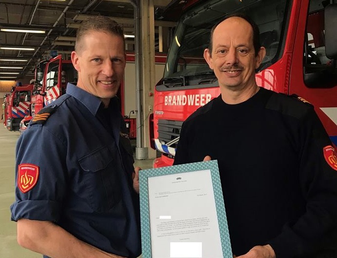 Groningse brandweer ontvangt koninklijke post uit Engeland