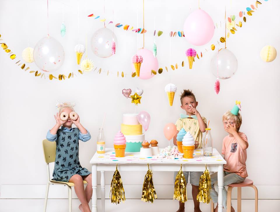 A Little Lovely Company in de problemen