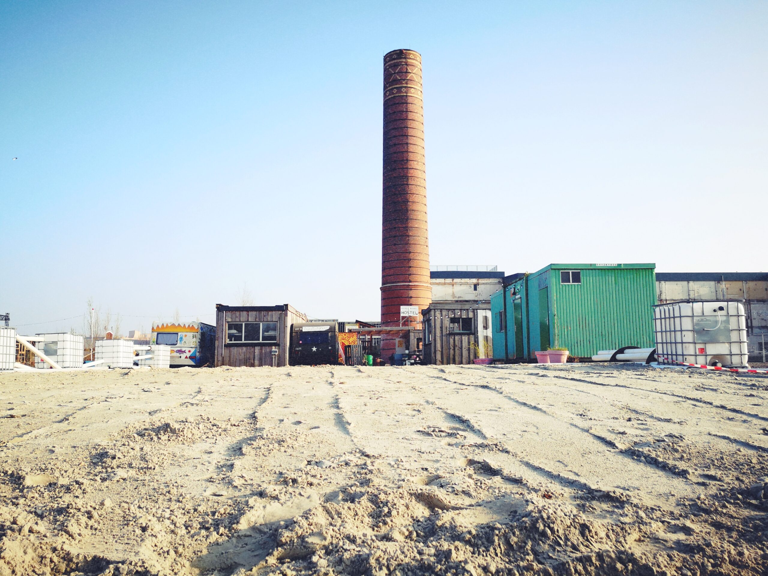 Groningen krijgt er een stadsstrand bij; nu ook badderen en zonnen op het Suikerunieterrein