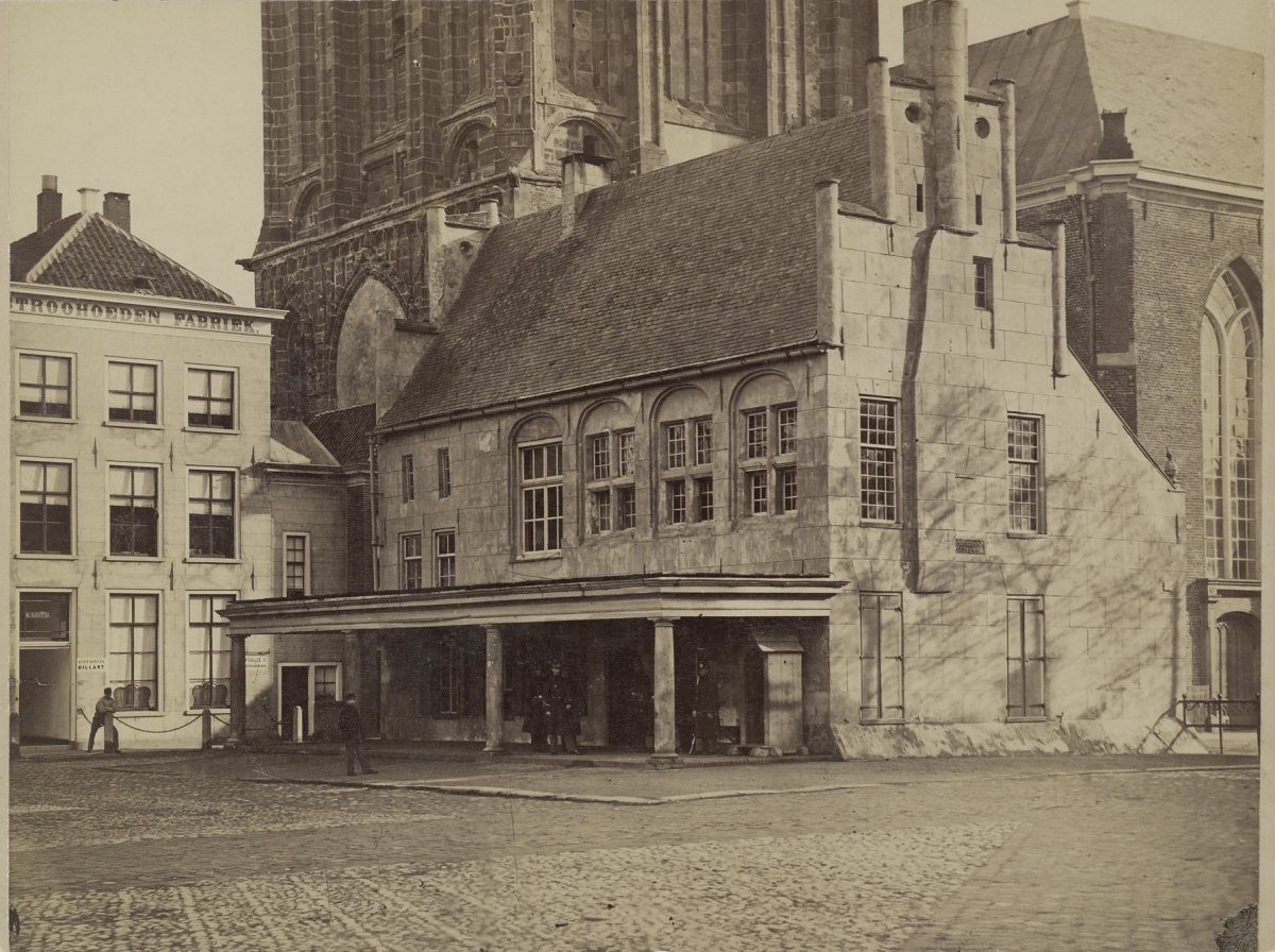 Moet historische Hoofdwacht terug naar Grote Markt in Groningen?
