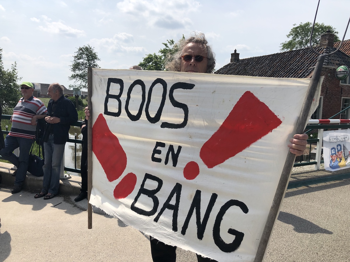 Boze Groningers richten zich tot ministers in Westerwijtwerd