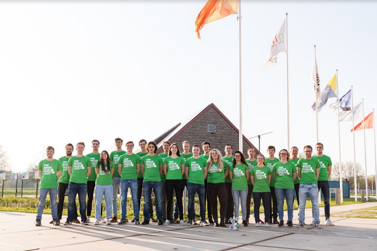 Studenten Groningen met eigen gebouwde zonneauto naar World Solar Challenge