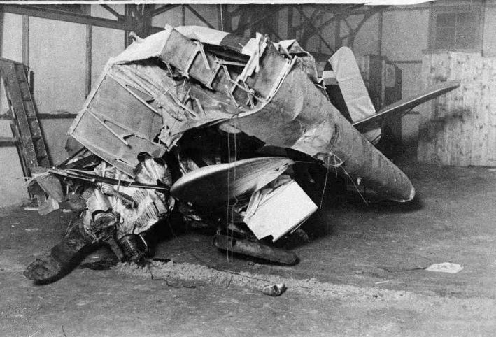 Delen vliegtuigwrak gevonden op Groningen Airport Eelde