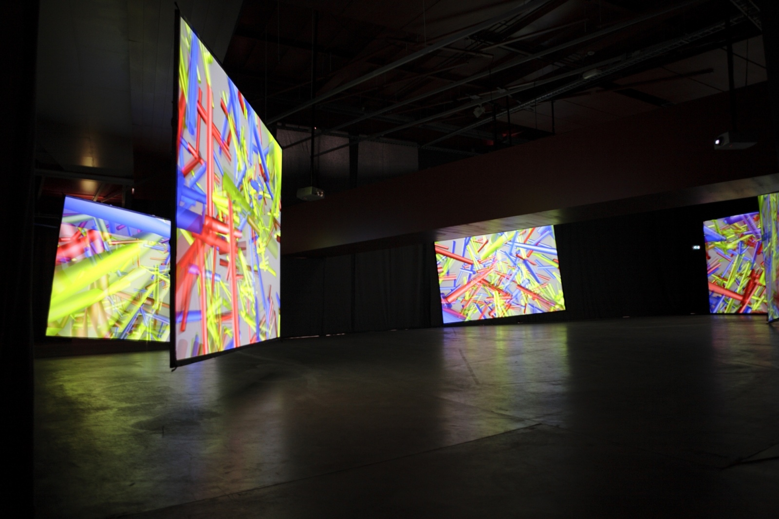 Opnieuw kleurenexplosie in Groninger Museum: werk van Peter Struycken