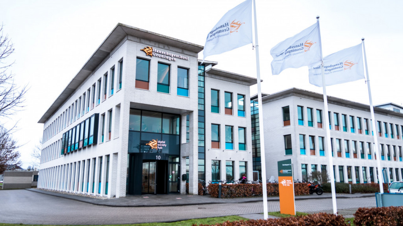 Digital Society Hub: meer studenten helpen Groningse bedrijven bij innovatie