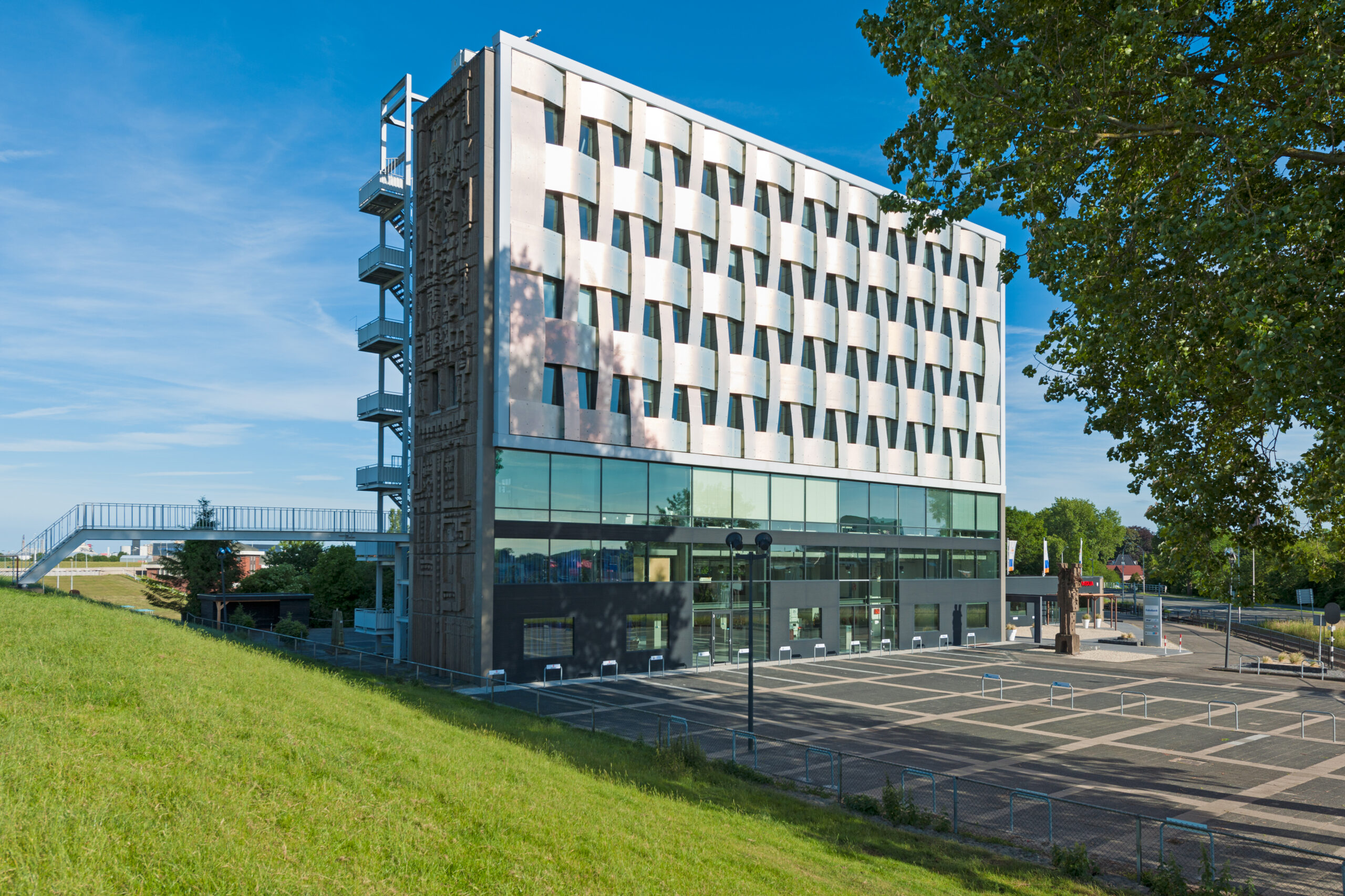 Economie in Eemsdelta is ‘booming’; EMMTEC services opent kantoor in Delfzijl