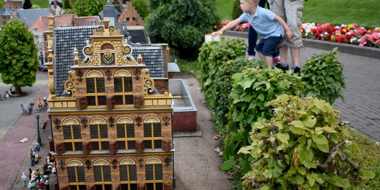 Goudkantoor in Madurodam.  (Foto's Traci White).