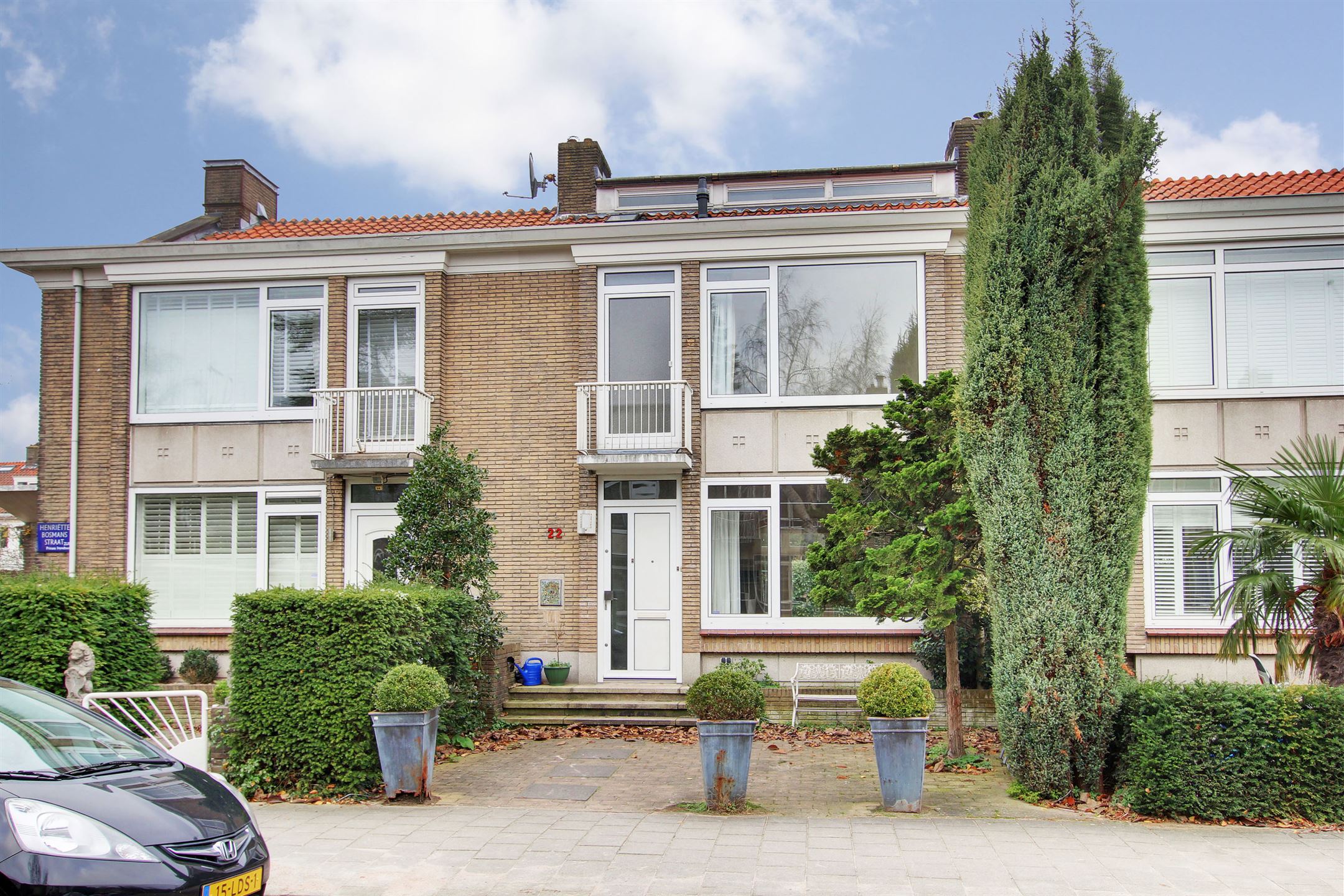 Bijna 1.500.000 euro voor rijtjeshuis in Amsterdam. Wat krijg je in Groningen voor dat geld?