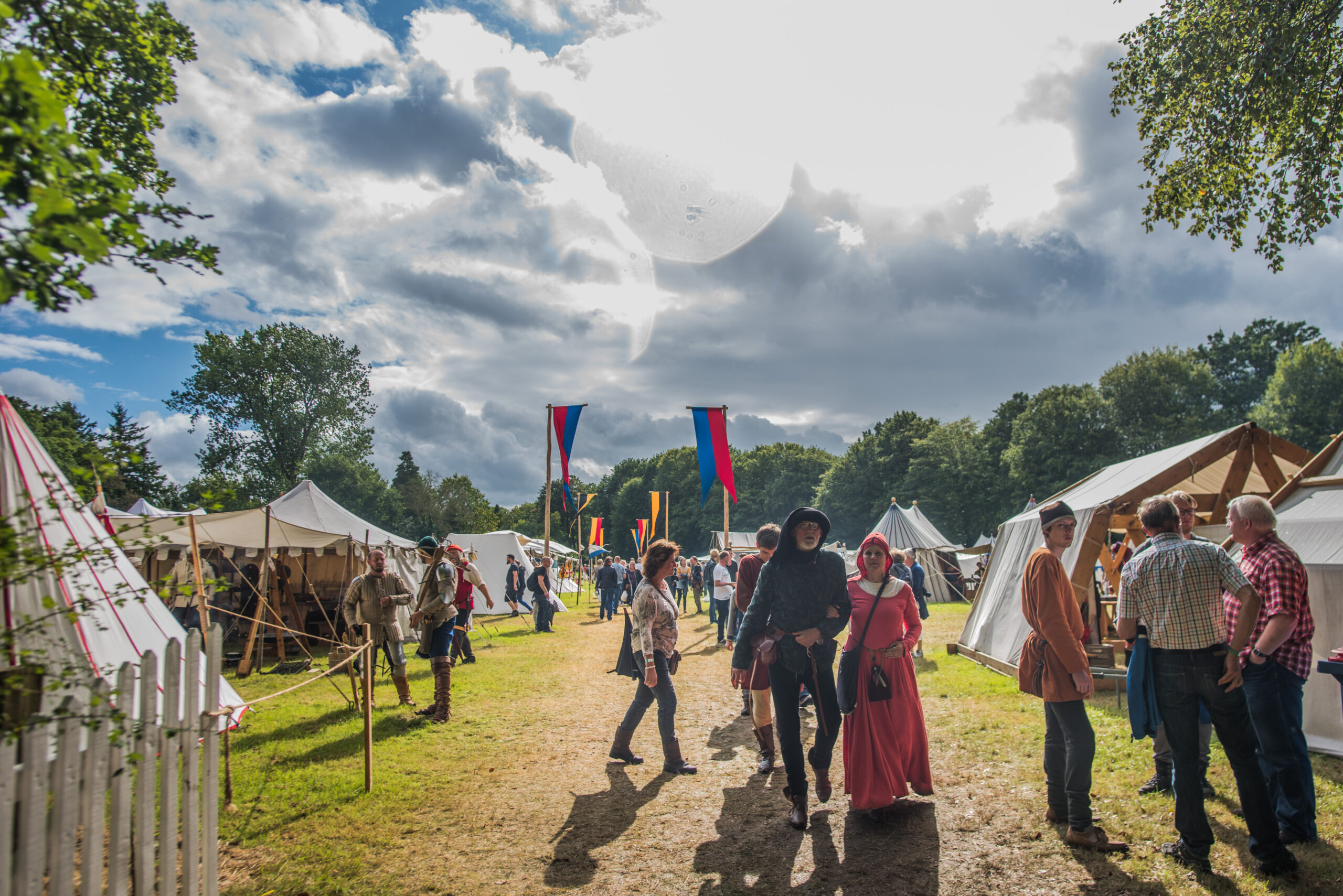 Middeleeuwen in Groningen herleven vandaag in 'Middeleeuws Ter Apel'