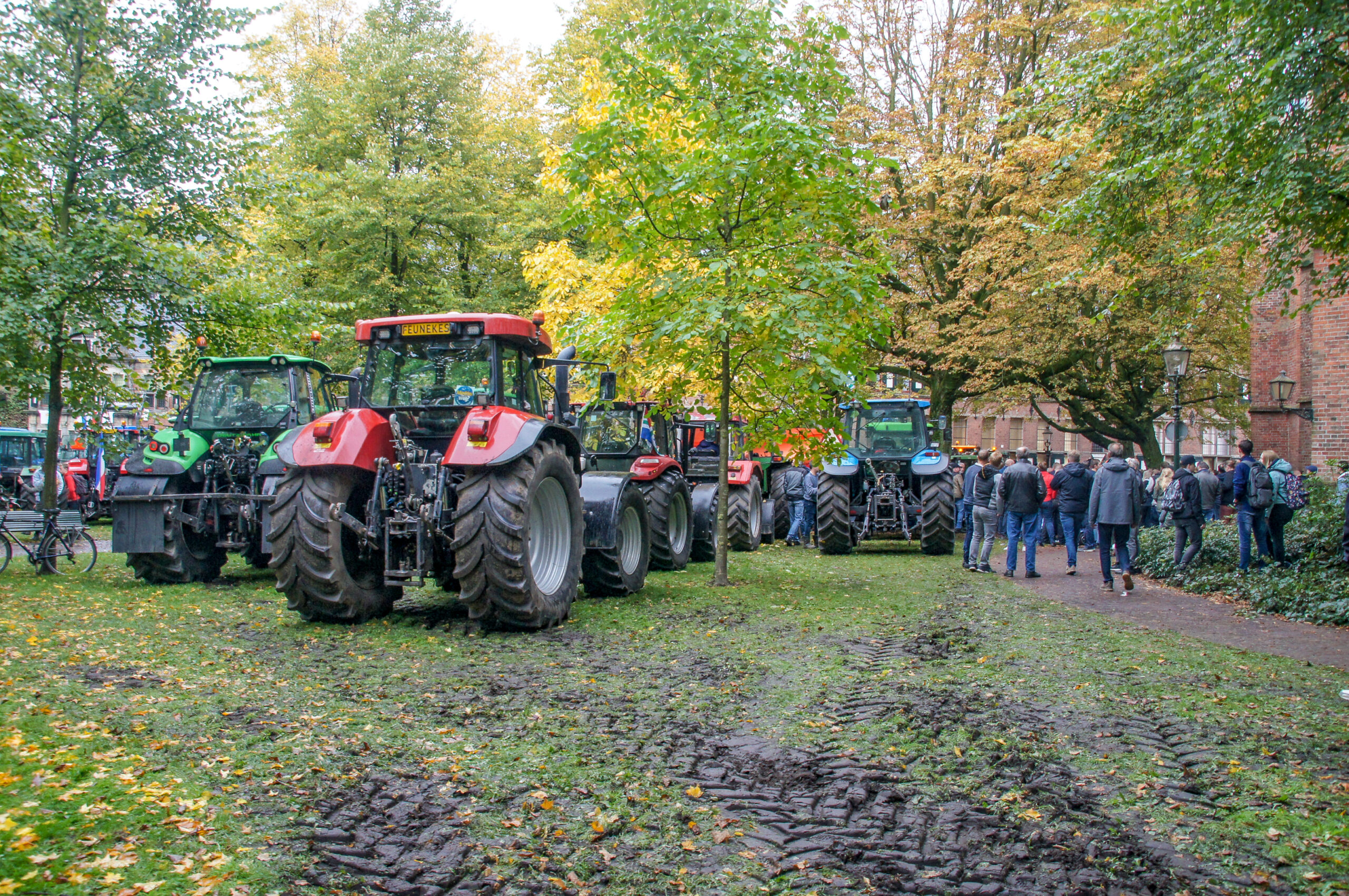 Schade boerenprotest 40.000 euro; gemeente Groningen vraagt boeren te helpen schade te herstellen