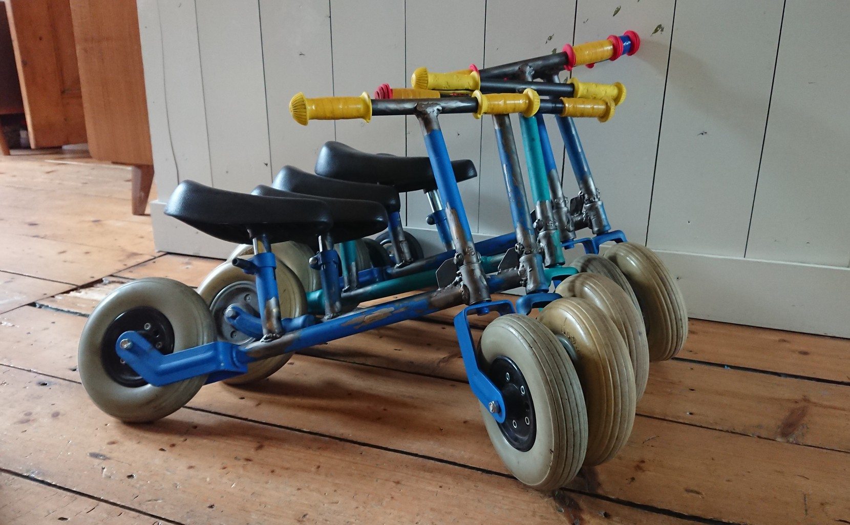 Groninger maakt loopfiets voor peuters van oude rollators: ‘Matsie’