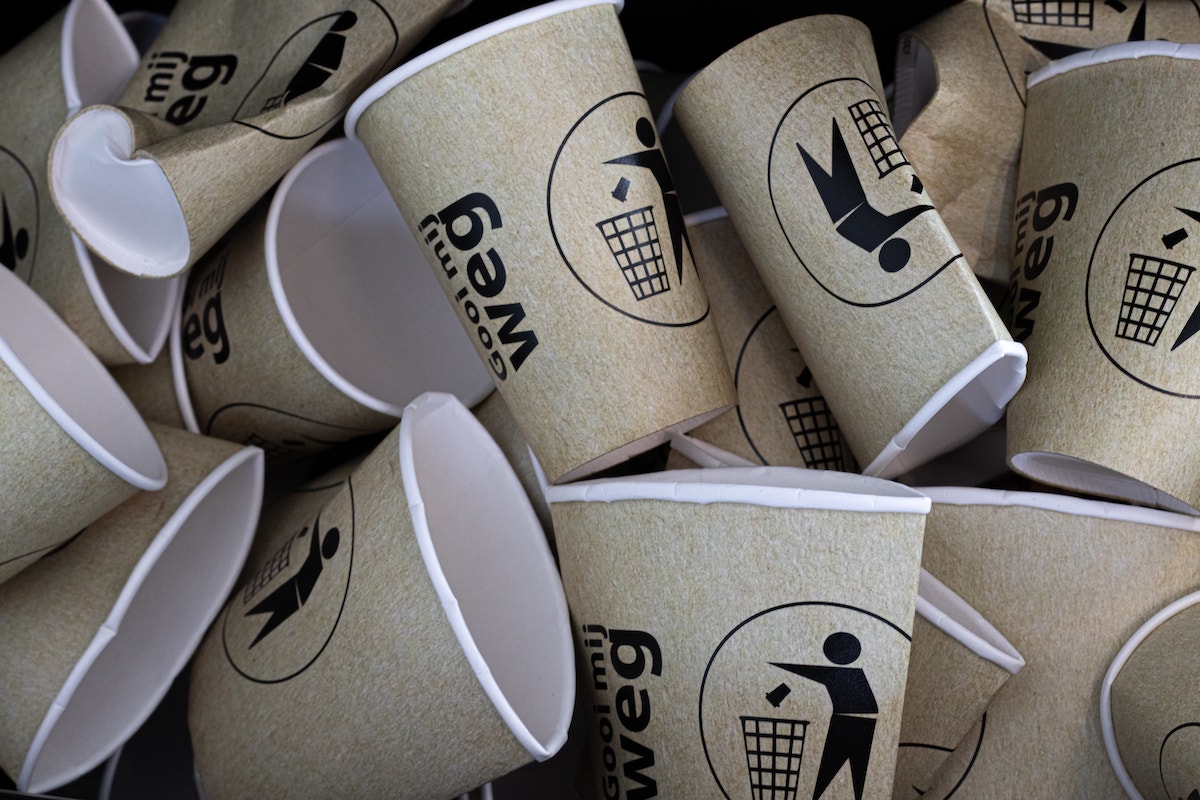 Steeds meer bedrijven uit Groningen kiezen voor kartonnen koffiebekers