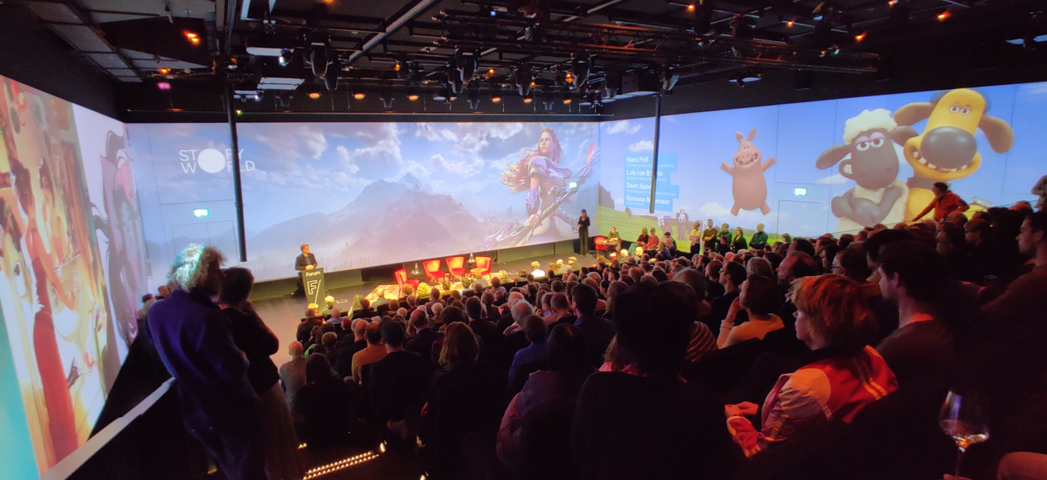 Foto van een openingsbijeenkomst gisteren van Storyworld. Foto Twitter, Benjamin Derksen.