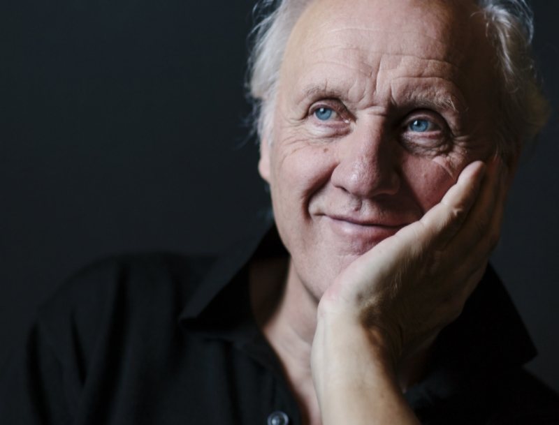 Herman van Veen viert zijn 75ste verjaardag in Stadsschouwburg Groningen