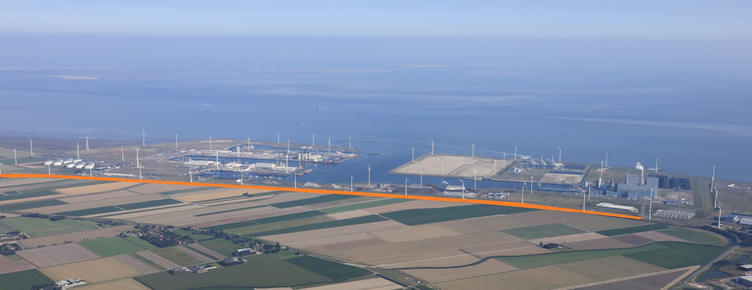 Eemshaven krijgt zonnedijk: 5 kilometer aan zonnepanelen op zeedijk