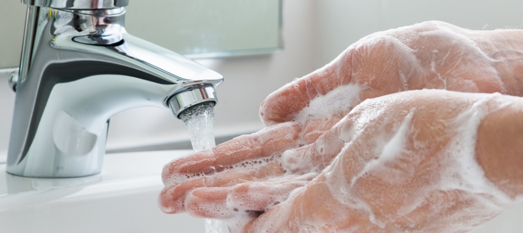 Meer dan honderd coronabesmettingen en sterfgeval in Groningen