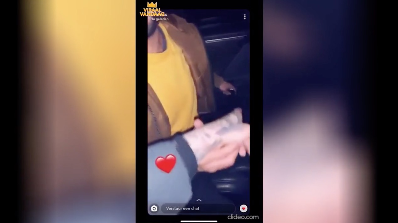 Politie onderzoekt bizar filmpje waarin man tegen z’n zin in taxi wordt vastgehouden