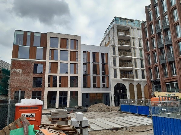 Ondertussen schieten bouwwerkzaamheden Nieuwe Markt flink op