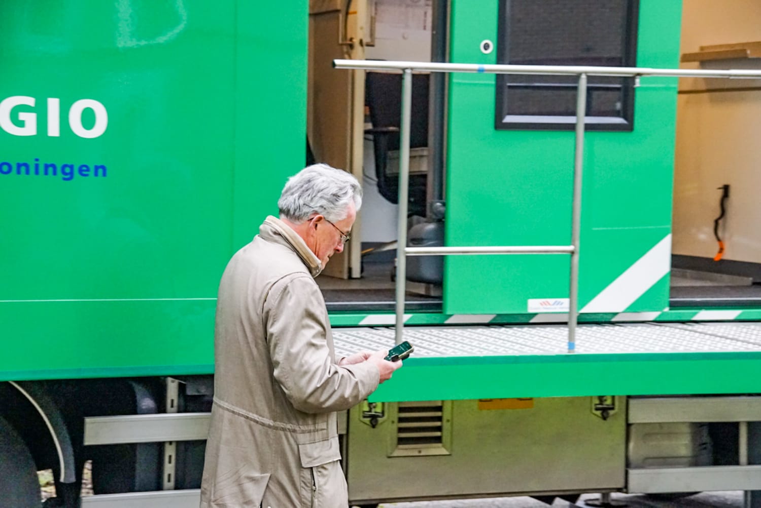 Burgemeester Schuiling komt ter plaatse